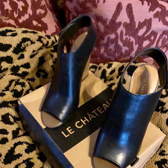 Brand Le Chateau, size 8  and color is black - Picture 2 of 6